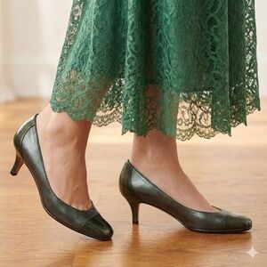 COLE HAAN x NIKE AIR Genuine Leather Olive Green Low Heeled Pumps Sz 9B